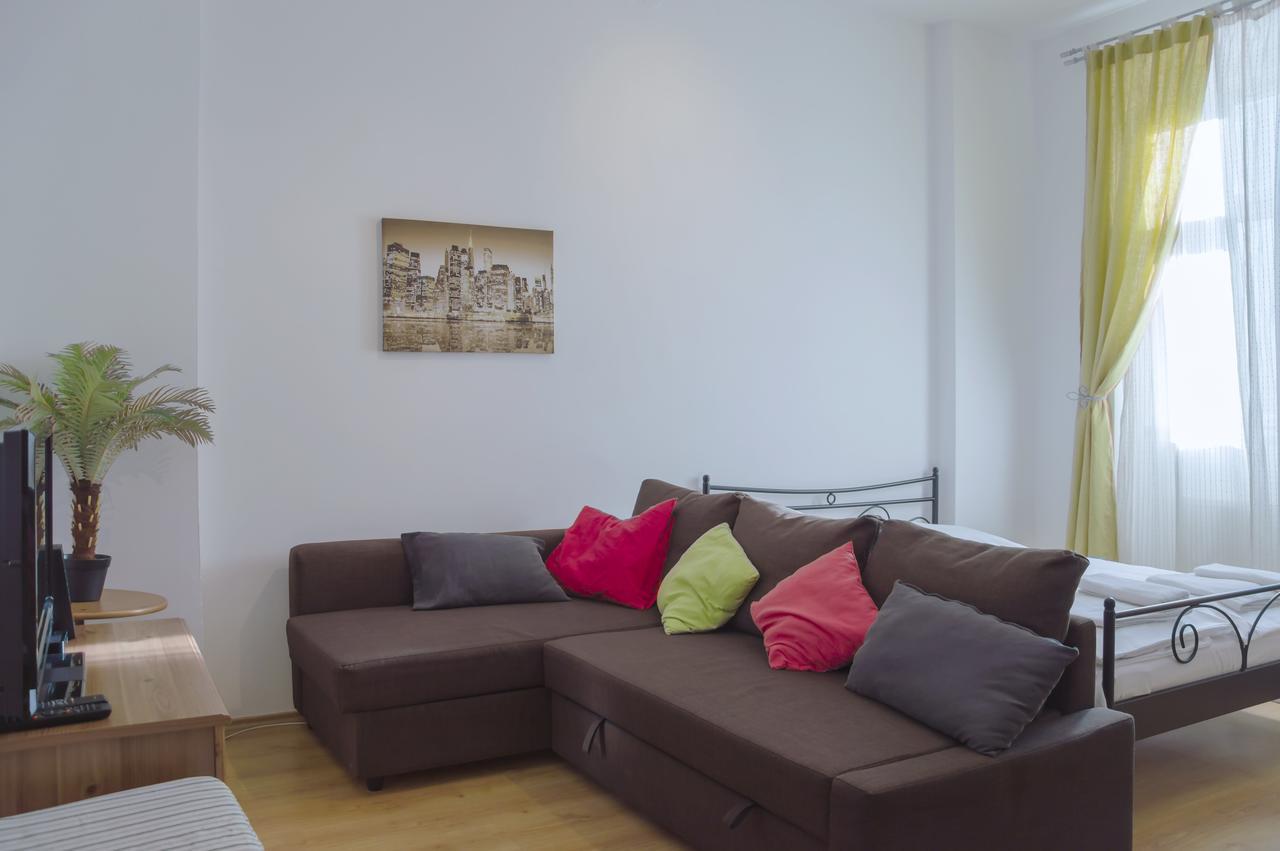 Modern Opatovická Apartment Prag